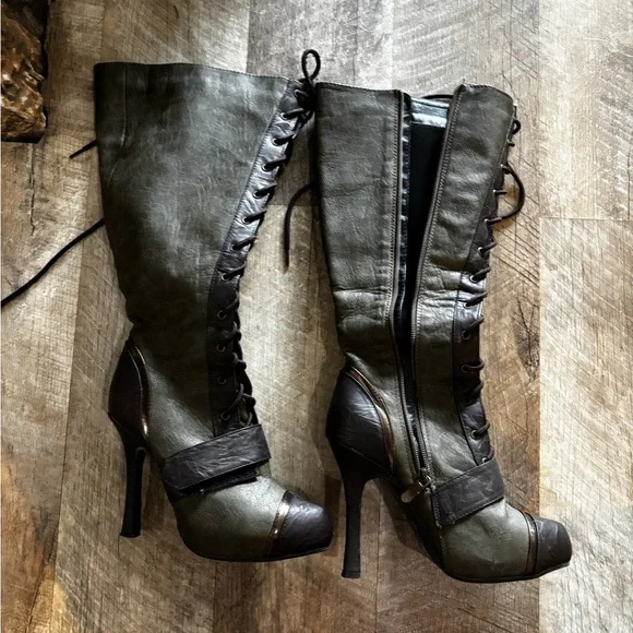 Ellie Dark Green Lace-Up Heeled Boots - Picture 8 of 10